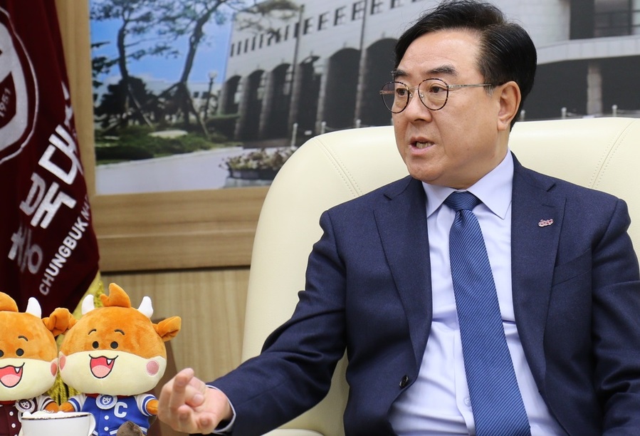 ▲ 고창섭 충북대 총장은 글로컬30 사업이 완성되면 충북대는 국가거점대학 ‘탑(TOP)3’에 들게 될 것으로 기대한다고 밝혔다.ⓒ충북대학교