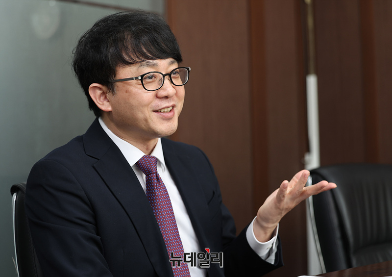 ▲ 안창현(사법연수원 34기) 법무법인 대율 대표변호사가 지난달 23일 서울 강남구 역삼동 사무실에서 본보와 인터뷰를 하고 있다. ⓒ정상윤 기자