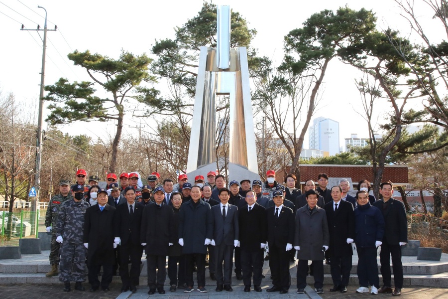 ▲ 대구 달서구(구청장 이태훈)가 제105주년 3.1절을 맞아 독립운동의 숭고한 정신을 기리기 위해 태극단 학생독립운동 기념공원에서 참배 행사를 진행했다.ⓒ달서구