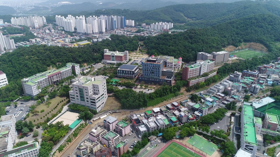 ▲ 수성대학교(총장 김선순)가 학령인구 절대 감소의 어려운 입시환경을 뚫고 2024학년도 입시에서도 신입생 100% 등록을 달성, 대구권 대학 가운데 유일하게 3년 연속 신입생 충원 100%를 기록했다.ⓒ수성대