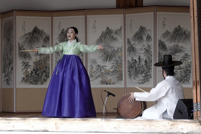 ▲ '2023 전주세계소리축제'에서 
'청춘예찬 젊은판소리' 무대에 오른 한윤경.ⓒ전주세계소리축제 사무국