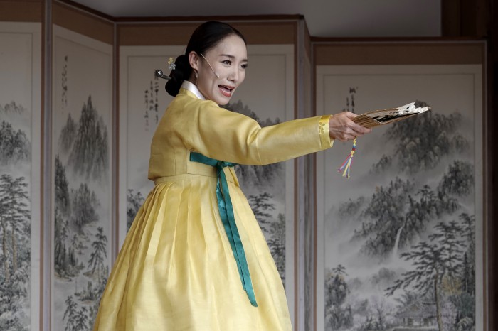 ▲ '2023 전주세계소리축제'에서 '청춘예찬 젊은판소리' 무대에 오른 이이화.ⓒ전주세계소리축제 사무국