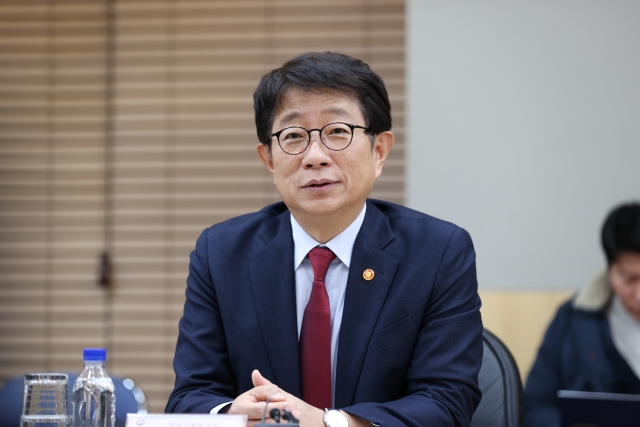 ▲ 박상우 국토교통부 장관은 8일 서울대학교 극한성능실험센터에서 게임체인저 기술 확보를 위한 간담회를 열었다. ⓒ국토교통부