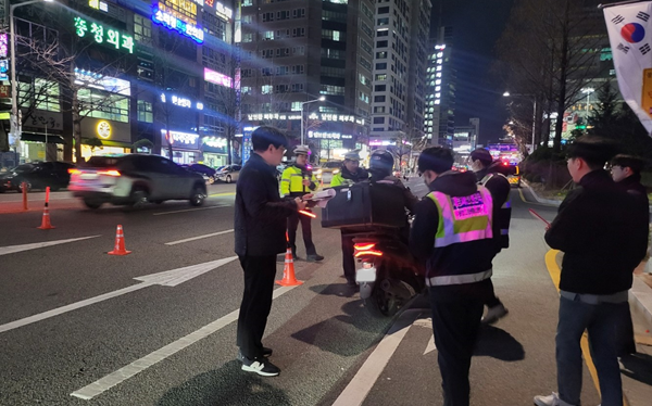▲ 대전 서구가 올바른 교통문화 확립을 위해 지속적인 합동단속은 진행했다.ⓒ서구