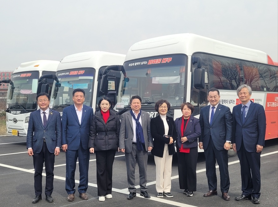 ▲ 대구시의회 건설교통위원회(김지만 위원장)는 제307회 임시회 기간 중 3월 11일, 혁신도시 의료R&D지구 수요응답형 교통체계(DRT) 운행 현장을 방문하여 운영 관련 전반적인 사항을 점검했다.ⓒ대구시의회