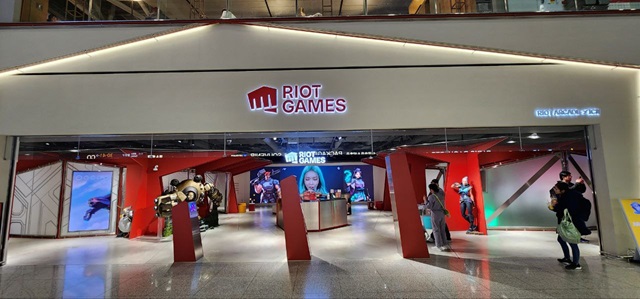 ▲ 인천국제공항 T1에 위치한 라이엇게임즈 체험형 매장.ⓒ강필성 기자