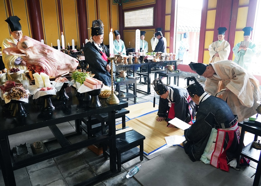 ▲ 영천향교와 신녕향교는 14일 각 향교 대성전에서 춘기 석전대제를 엄숙하게 봉행했다.ⓒ영천시