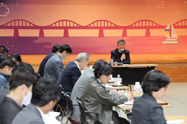 ▲ 18일 포항시청 대회의실에서 장상길 부시장 주재로 민생 경제 회복 및 지역경제 활성화를 위한 2024년 상반기 지방재정 신속집행 보고회를 가졌다.ⓒ포항시