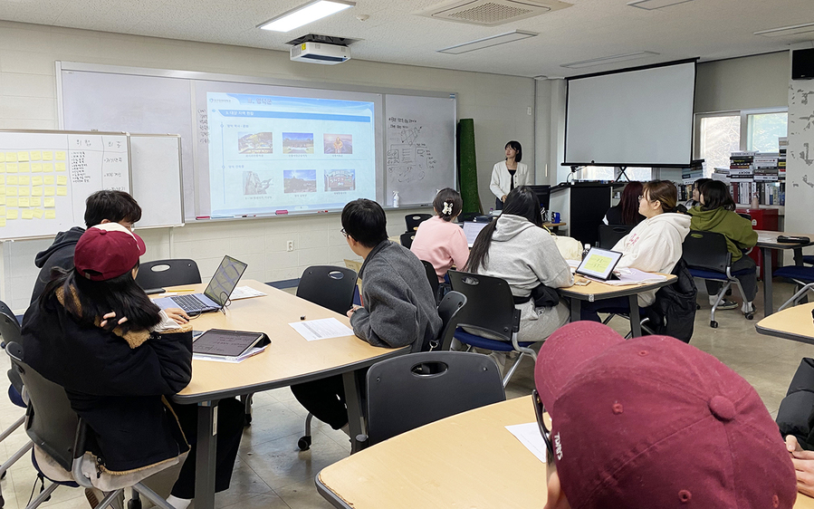 ▲ 대구한의대학교(총장 변창훈) 화장품학과는 대구한의대학교 영덕군 세대통합지원센터와 연계하여 화장품학과의 정규 교과목을 개설했으며, 이번 2024년도 3월부터 본격적으로 영덕군 연계 프로그램을 추진해 나갈 계획이다.ⓒ대구한의대