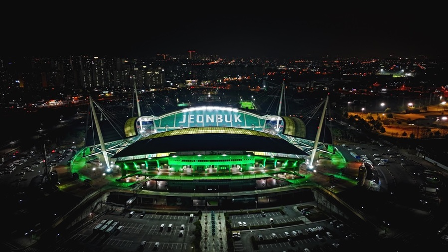 ▲ 전주월드컵경기장이 프로축구 전북현대모터스FC의 팀컬러인 초록빛으로 가득 채워졌다.ⓒ전주시 사진 제공.