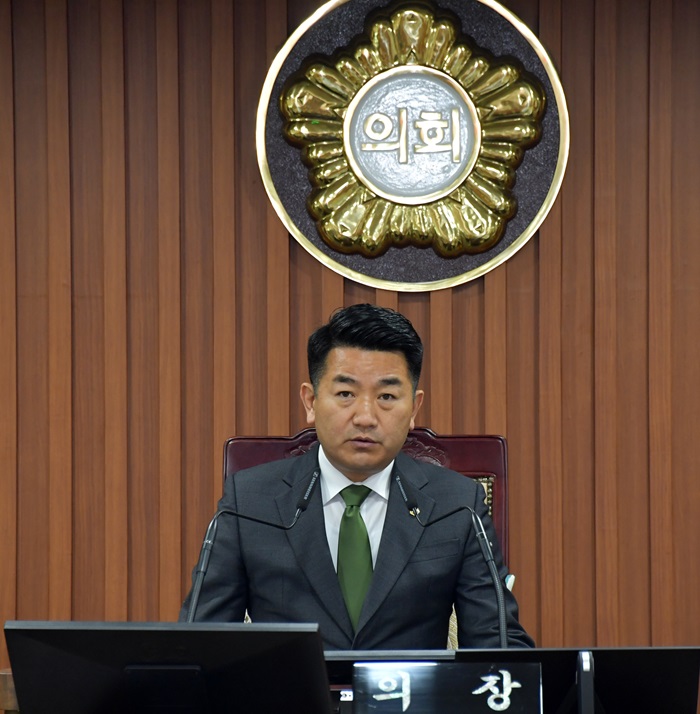 ▲ 서원 논산시의회 의장이 20일 253회 논산시의회 임시회 개회사를 하고 있다.ⓒ논산시의회
