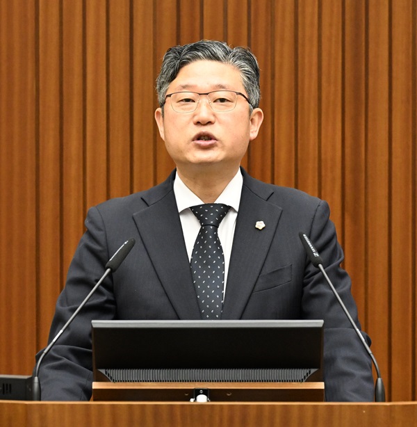 ▲ 안신일 세종시의원이 21일 제88회 세종시의회 임시회 3차 본회의에서 5분 자유발언을 하고 있다.ⓒ세종시의회