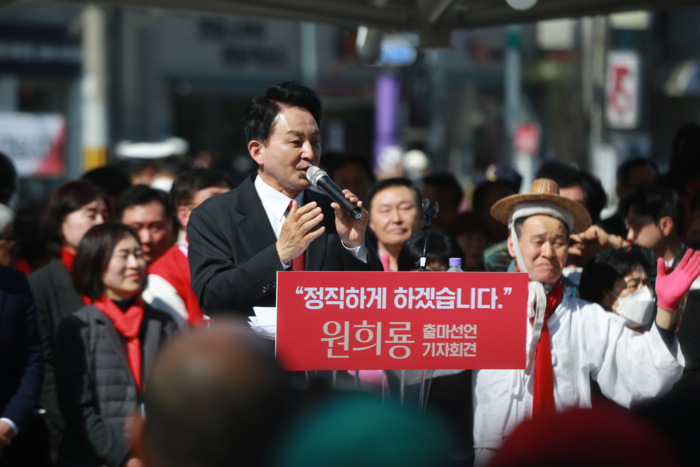 ▲ 원희룡 후보가 지난 23일 인천 계양구 임학사거리에서 기자회견을 열고 공식 출마 선언을 하고 있다.ⓒ원희룡 후보 사무실 제공