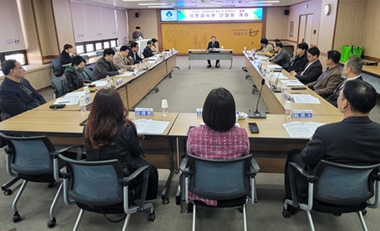 ▲ 전북 군산시가 지난 22일 ‘2024년 시민감사관 간담회’를 개최했다.ⓒ군산시