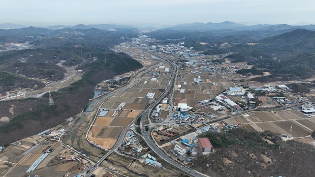 ▲ 시스템반도체 클러스터 국가첨단산업단지 후보지로 지정된 경기 용인특례시 처인구 이동읍과 남사읍 일대 전경. ⓒ용인특례시 제공