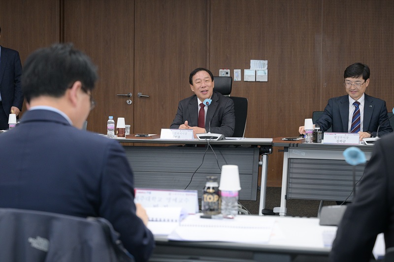 ▲ 28일 세종시청에서 열린 세종시법 전면개정을 위한 법률안 마련 2차 워크숍에서 최민호 시장이 모두 발언을 하고 있다.ⓒ세종시