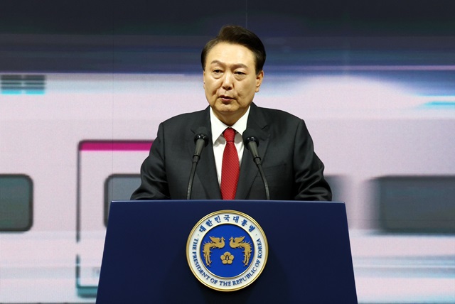 ▲ 윤석열 대통령이 29일 서울 강남구 수서역에서 열린 GTX-A 개통 기념식에서 기념사를 하고 있다. 2024.03.29. ⓒ뉴시스