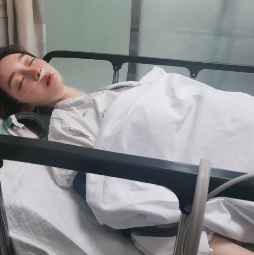 ▲ 병원에 누워있는 티아라 출신 아름. ⓒ아름 인스타그램
