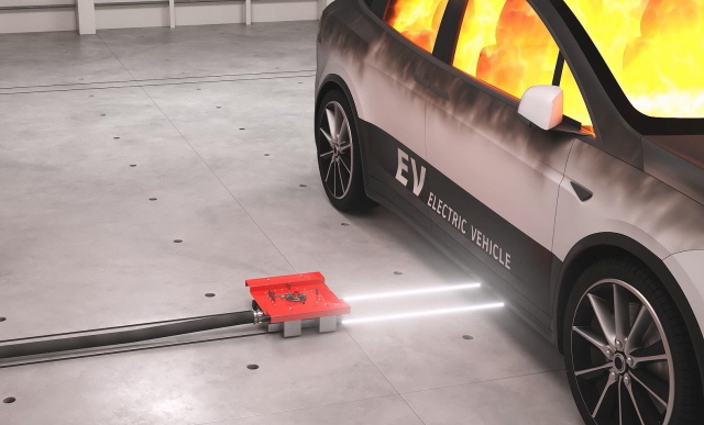 ▲ 건물용 전기차 화재진압시스템 작동 모습. ⓒDL이앤씨