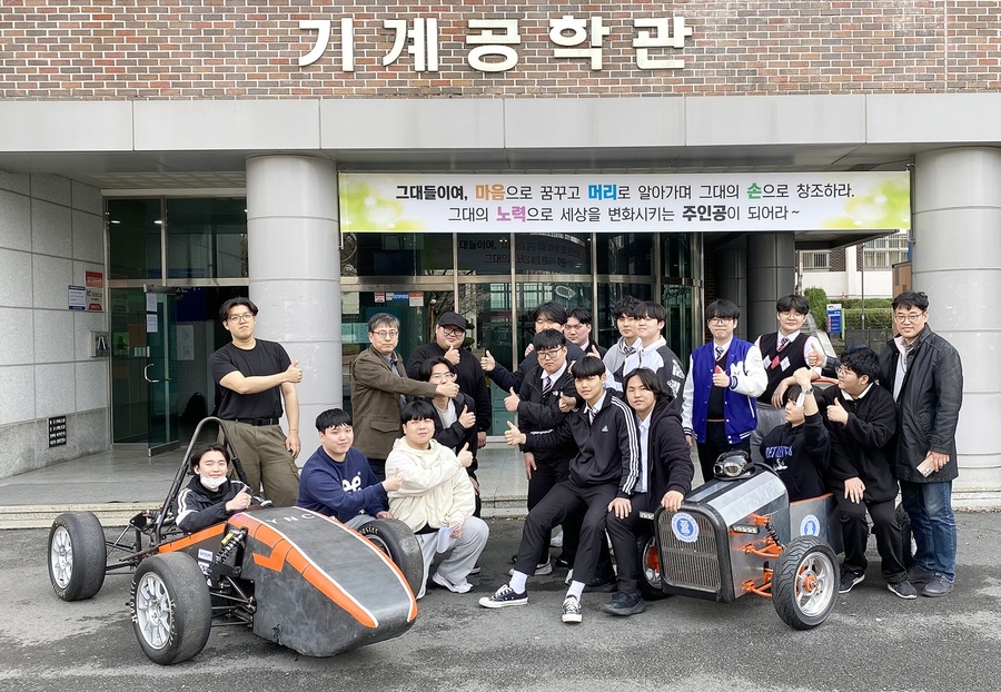 ▲ 영남이공대학교(총장 이재용)는 지난 29일 기계공학관에서 경북공업고등학교 전자기계과 재학생 20명을 대상으로 고교연계 방과후 캡스톤 프로젝트를 실시했다.ⓒ영남이공대