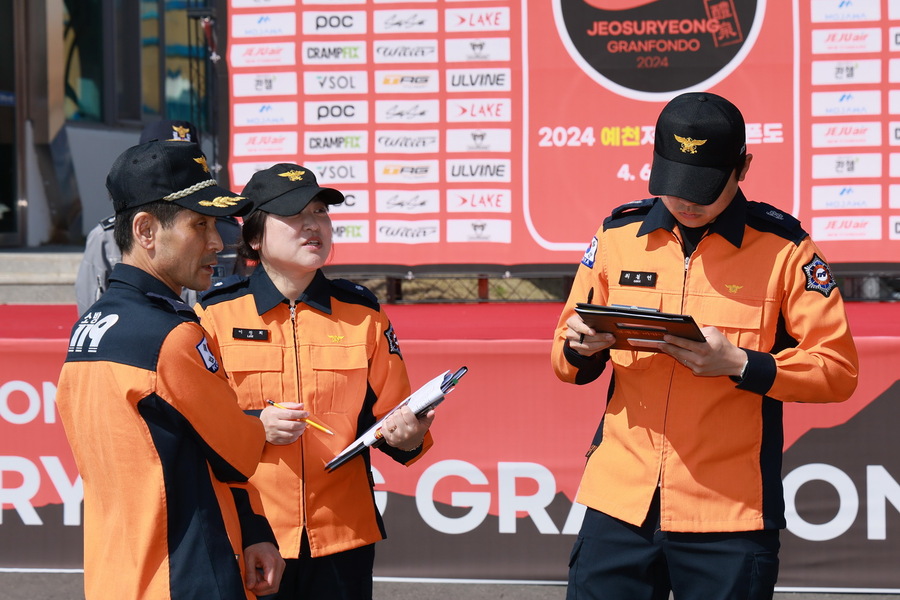 ▲ 예천군(군수 김학동)은 5일 2024년 저수령 그란폰도 행사장 사전 안전 점검을 실시해 행사 전반에 대한 안전대책 추진사항을 점검했다.ⓒ예천군