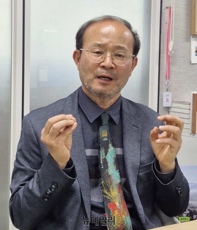 ▲ 변광섭 대표는 2024년을 시작하며 '창조적인 도전을 멈추지 않는 재단, 청주의 가치를 문화예술로 또 로컬 콘텐츠로 특화하는 재단'을 강조했다.ⓒ양승갑 기자