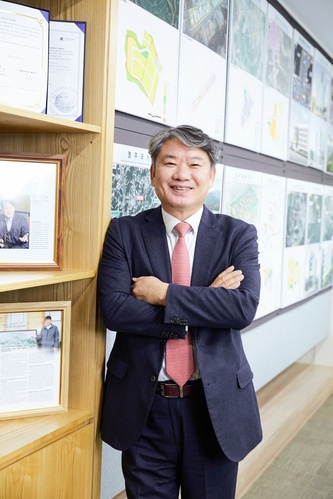 ▲ 경상북도개발공사 이재혁 사장은 “개인정보의 안전한 관리를 위해 임직원 모두가 개인정보보호의 작은 실천부터 함께 노력한 결과 전국 최고등급인 ‘S등급’을 달성할 수 있었다”고 말했다.ⓒ경북개발공사