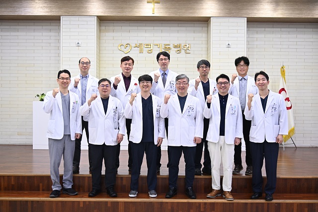 ▲ 세명기독병원 뇌병원 스텝 단체사진.ⓒ세명기독병원