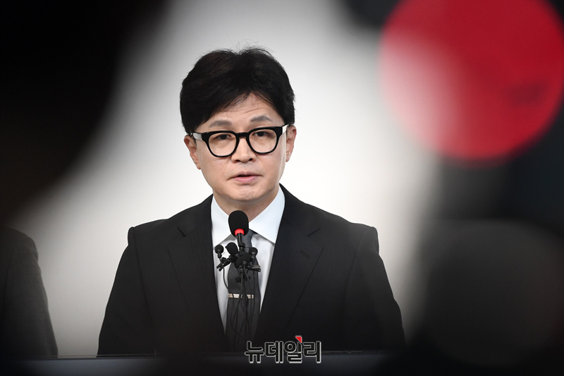 '조기 전대 개최' 결정한 국민의힘 … 급부상한 '한동훈 재등판설'