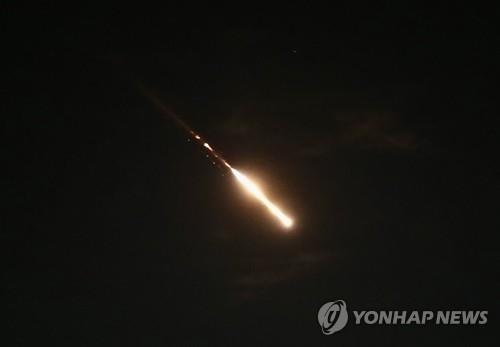 "이스라엘 미사일, 이란 내 장소 타격" … 중동발 위기 재고조