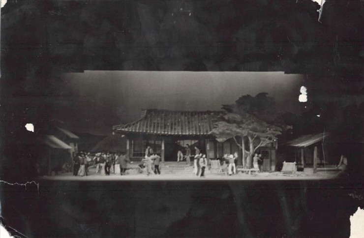 ▲ 국립극단 '활화산'(1974) 초연 모습.ⓒ국립극단