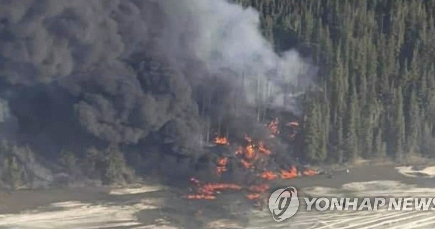 ▲ 美 알래스카서 추락한 C-54 軍수송기. ⓒAP/연합뉴스