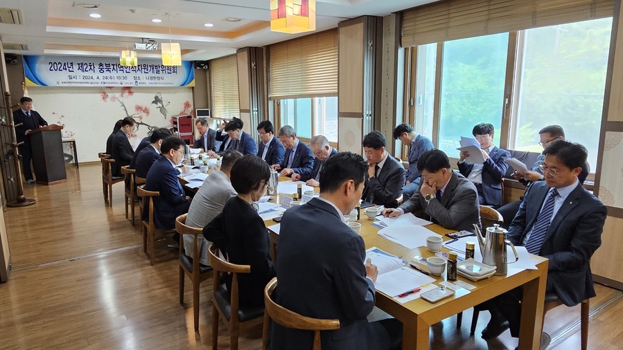 ▲ 충북지역인적자원개발위원회는 4월 24일 나경한정식에서, ‘2024년 제2차 충북지역인적자원개발위원회’를 개최했다.ⓒ청주상공회의소