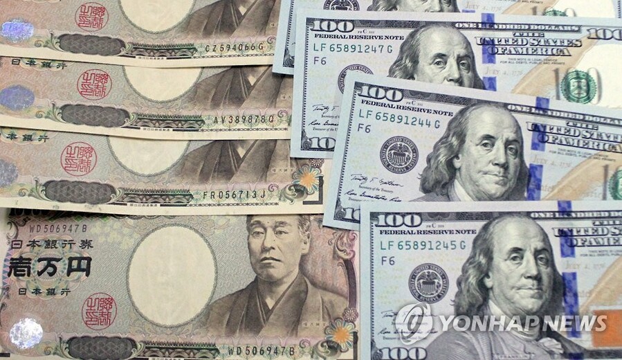 ▲ 일본 엔화 지폐와 미국 달러화 지폐/ ⓒ연합뉴스