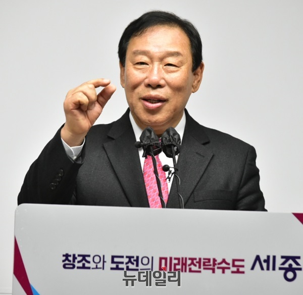 ▲ 최민호 세종시장이 25일 오후 시청 정음실에서 정부합동평가 특·광역시 종합 1위 달성 기자간담회를 하고 있다.ⓒ이길표 기자