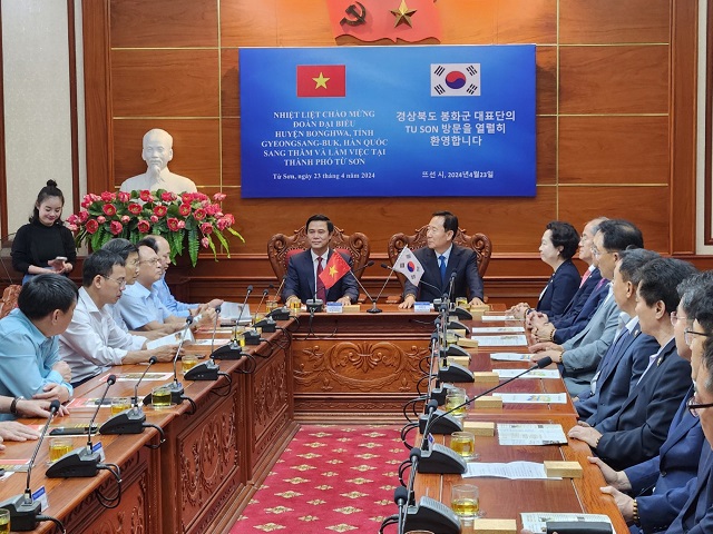 ▲ 봉화군 우호교류단은 국제자매도시인 베트남 뜨선시의 공식 초청으로 지난 21일 뜨선시를 방문했다.ⓒ봉화군