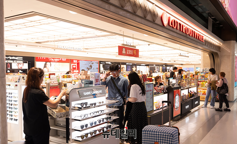 ▲ 롯데면세점 김포공항점.ⓒ서성진 사진기자
