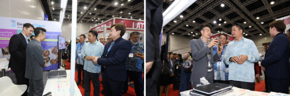 ▲ 디엑스앤브이엑스가 SEACare 에 전시부스를 열고 관람객에게 자사 서비스를 소개하고 있다.ⓒ디엑스앤브이엑스