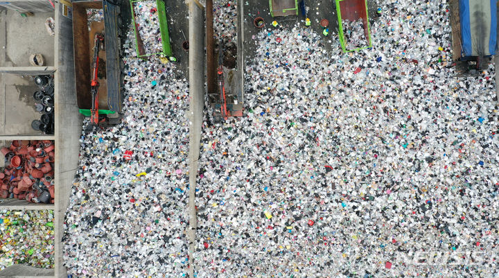 ▲ 플라스틱 폐기물이 가득 쌓여 있는 모습. ⓒ뉴시스