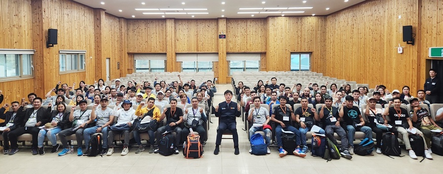 ▲ 청송군(군수 윤경희)은 4월 29일 인천국제공항을 통해 2024년 상반기 필리핀 외국인 계절근로자 79명이 입국했다고 밝혔다.ⓒ청송군