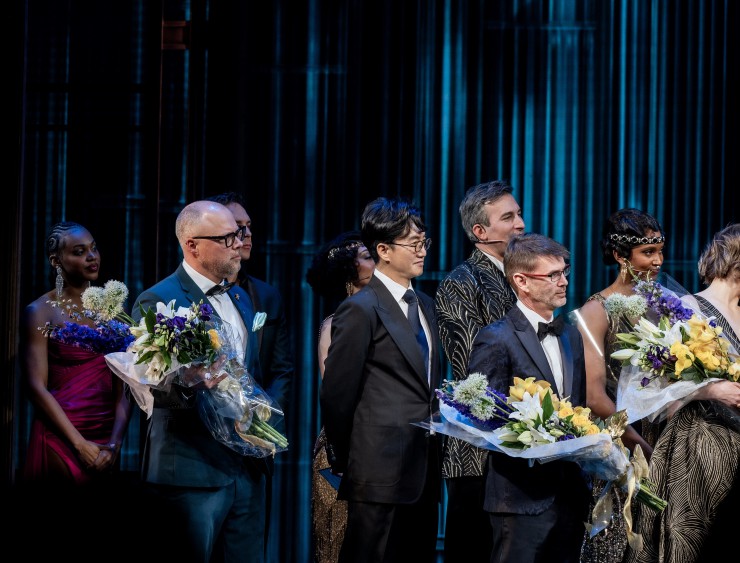 ▲ 뮤지컬 '위대한 개츠비' 오프닝나잇 공연 커튼콜 무대에 오른 프로듀서 신춘수.ⓒ오디컴퍼니