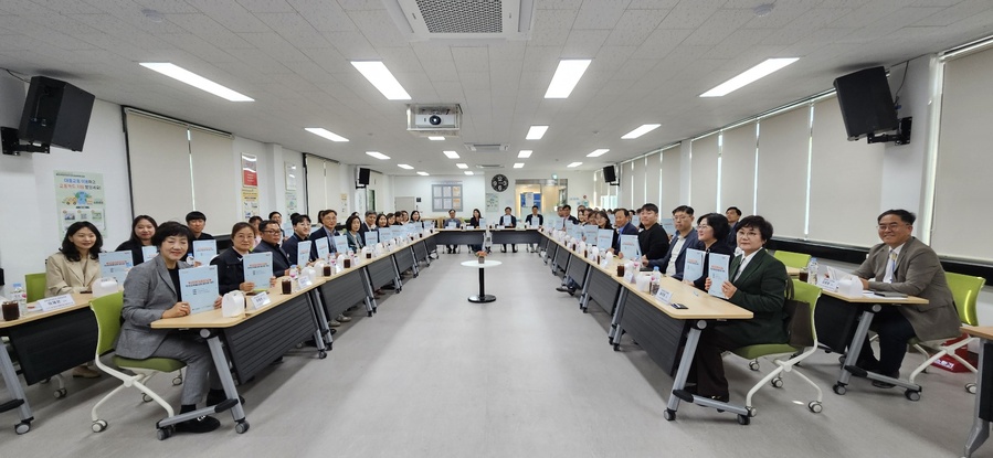 ▲ 대구광역시행복진흥사회서비스원(원장 정순천·이하 대구행복진흥원) 평생교육진흥원은 지난 8일 지자체와 대학의 효율적 협력 방안 강화를 위한 ‘대구광역시 평생교육활성화 협의회(이하 협의회)’를 열었다.ⓒ대구행복진흥원