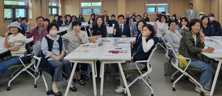 ▲ 대구 달서구(구청장 이태훈)가 9일 달서50플러스센터·달서평생학습관에서 신중년 세대의 삶의 가치 실현과 균형 있는 삶을 위한 ‘2024년 달서50+평생대학’ 입학식을 진행했다.ⓒ달서구