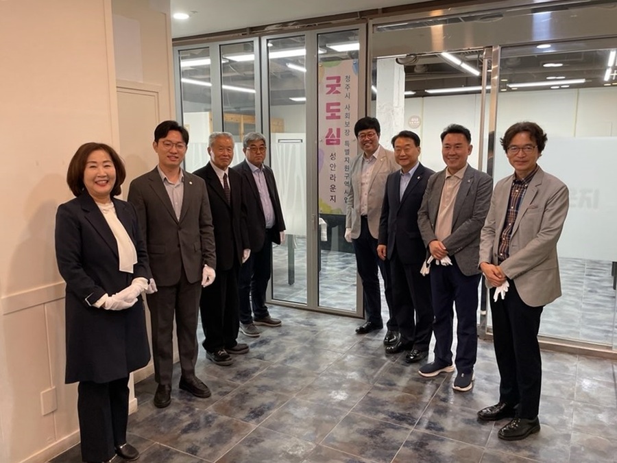 ▲ 청주시상당로55번길 21, 2층(구(舊)유니클로 건물)에 문을 연 ‘성안 라운지’.ⓒ청주시