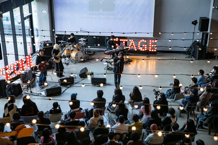 ▲ 지난 3월 노들섬에서 진행한 '서울스테이지 2024'에서 서사무엘 공연 모습.ⓒ서울문화재단