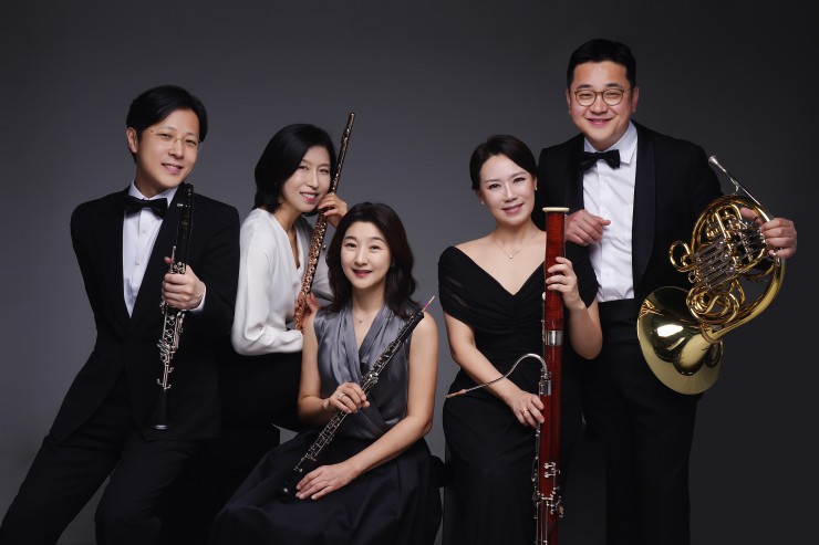 ▲ 목관오중주단 에올리아 앙상블(왼쪽부터 클라리네티스트 채재일, 플루티스트 윤혜리, 오보이스트 이윤정, 바수니스트 곽정선, 호르니스트 김홍박).ⓒastound