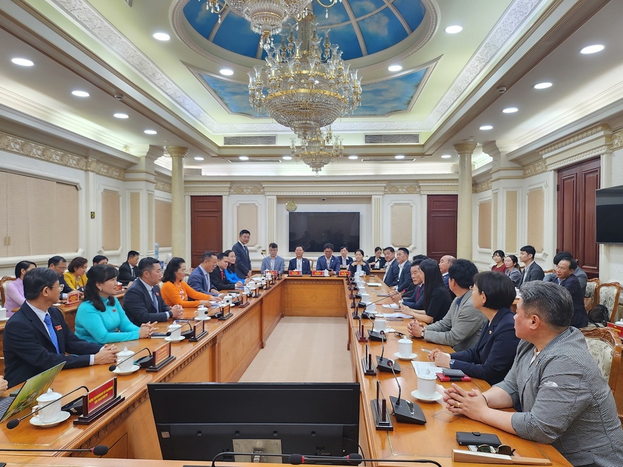 ▲ 경상북도의회 배한철 의장 등 국제친선교류단 일원은 5월 16일부터 5월 21일까지의 일정으로 베트남 호치민시를 방문했다.ⓒ경북도의회