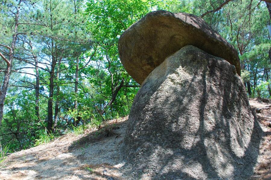 ▲ 고인돌 바위.ⓒ진경수 山 애호가