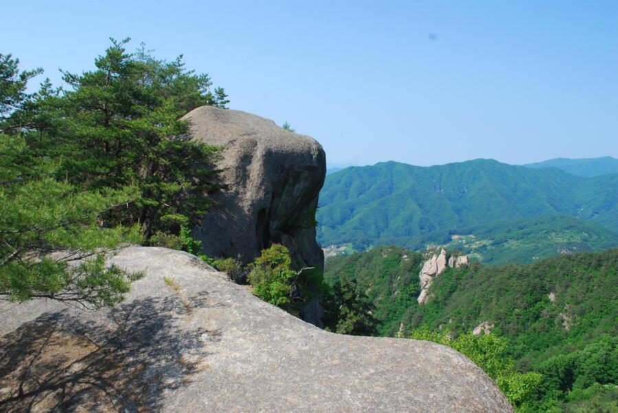 ▲ 기이한 바위.ⓒ진경수 山 애호가