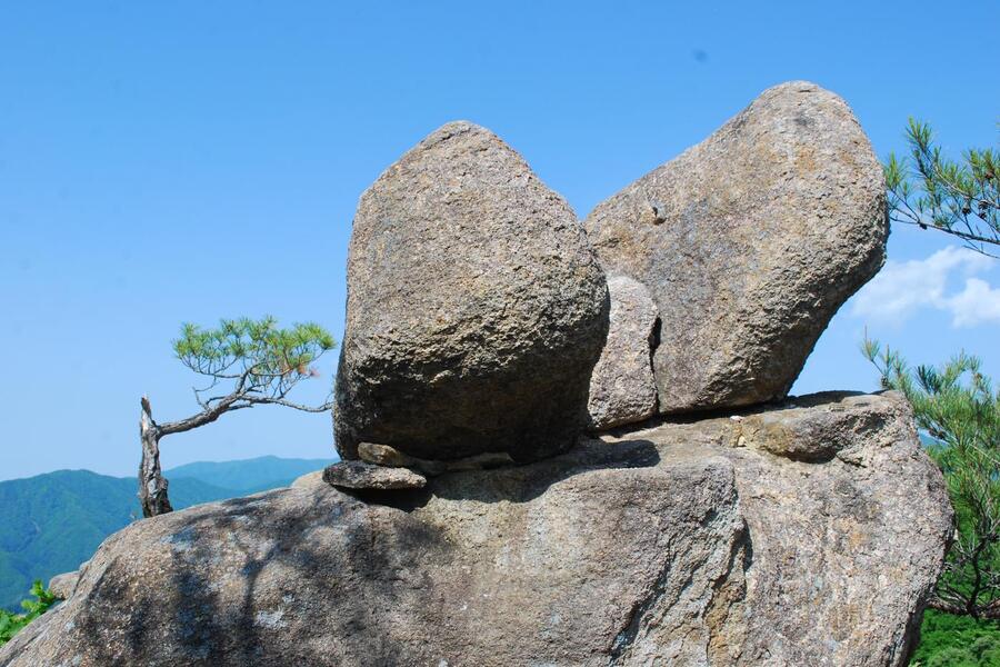 ▲ 골반 바위.ⓒ진경수 山 애호가